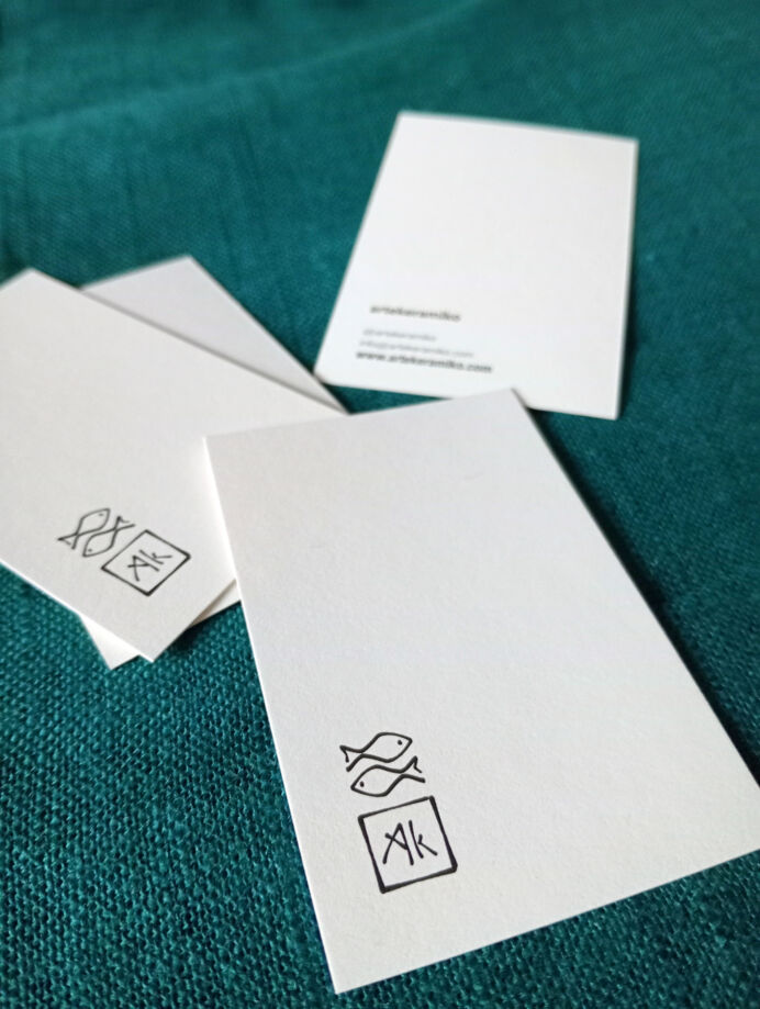 Elegant vertical business card design for artistic ceramics studio in Málaga, Costa del Sol and Berlin, Germany